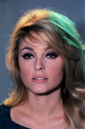 Sharon Tate (1943-1969) - Actress who was married to Roman Polanski and nine month pregnant with their son, when she was murdered by what´s been known as The Manson Family. Sharon starred in "Dance of the Vampires" (1967), "Valley of the dolls" (1967) and "12+1" (her last movie, 1969). Sharon died too young, she was only 26 years old.