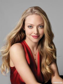 Amanda Seyfried (b.1985) - She started modeling when she was 11 years old and made her acting debut at 14, in the daytime soap opera "As the world turns" (1999-2001). Her breakthrough came in Mean Girls" (2004). Amanda is both an actress and a singer who has starred in two movie musicals, "Mamma Mia!" (2008) and "Les Miserables" (2012). Amanda has also starred in the TV serie "Big Love" (2006-11) and in movies like "Alpha Dog" (2006), "Jennifer´s body" (2009), "Red Riding Hood" (2011) and "Lovelace" (2013).