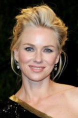 Naomi Watts (b.1968) - She was born in UK but moved with her family to Australia when she was 14 years old. She got her breakthrough in her mid 30´s. She have since then done "21 Grams", "King Kong" (2005), "Eastern promises" (2007), "Mother & Child" (2009) and "The Impossible" (2013) to mention a few. Naomi is living with Liev Schreiber and their two children in Australia.