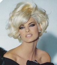 Linda Evangelista (b.1965) - Born and raised in Canada. One of the top 5 supermodels in the 1990´s. Today she do a lot of charity work.