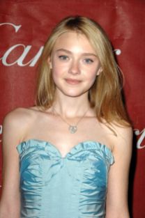 Dakota Fanning (b.1994) - Child star, probably one of the best child actresses ever. Dakota starred in "I am Sam" (2001), "War of the Worlds" (2005) and "The Runaways" (2010). She is the older sister of Elle Fanning.