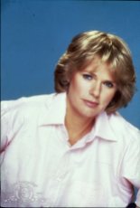 Sharon Gless (b.1943) - Actress known from many different TV series, for example: "Switch" (71 episodes, 1975-78) and most of all "Cagney & Lacey" (119 episodes, 1982-88). Lately she have starred in "Nip/Tuck" (5 episodes, 2008-09) and "Burn Notice" (111 episodes, 2007-13).