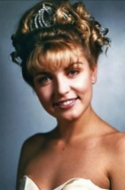 Sheryl Lee (b.1967) - Born in Germany but grew up in the US. In 1990 Sheryl most have been the most famous person in television as Laura Palmer in "Twin Peaks" (1990-91), though she had very few scenes in the series. She have also starred in movies like "Wild at heart", "Backbeat" and "Winter´s Bone".